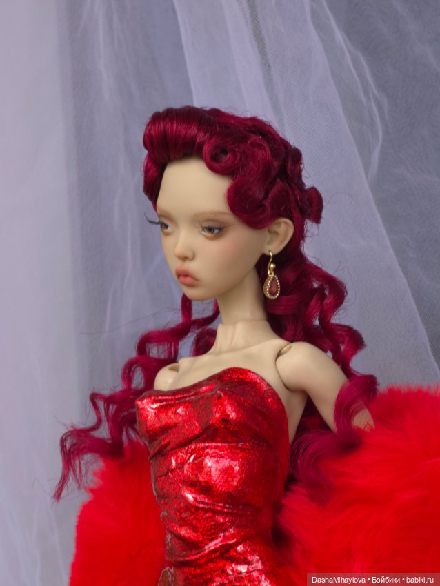 Платье из красного золота и парик комбинация вместе (фото 5)