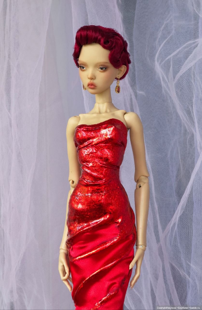 Платье из красного золота и парик комбинация вместе (фото 7)