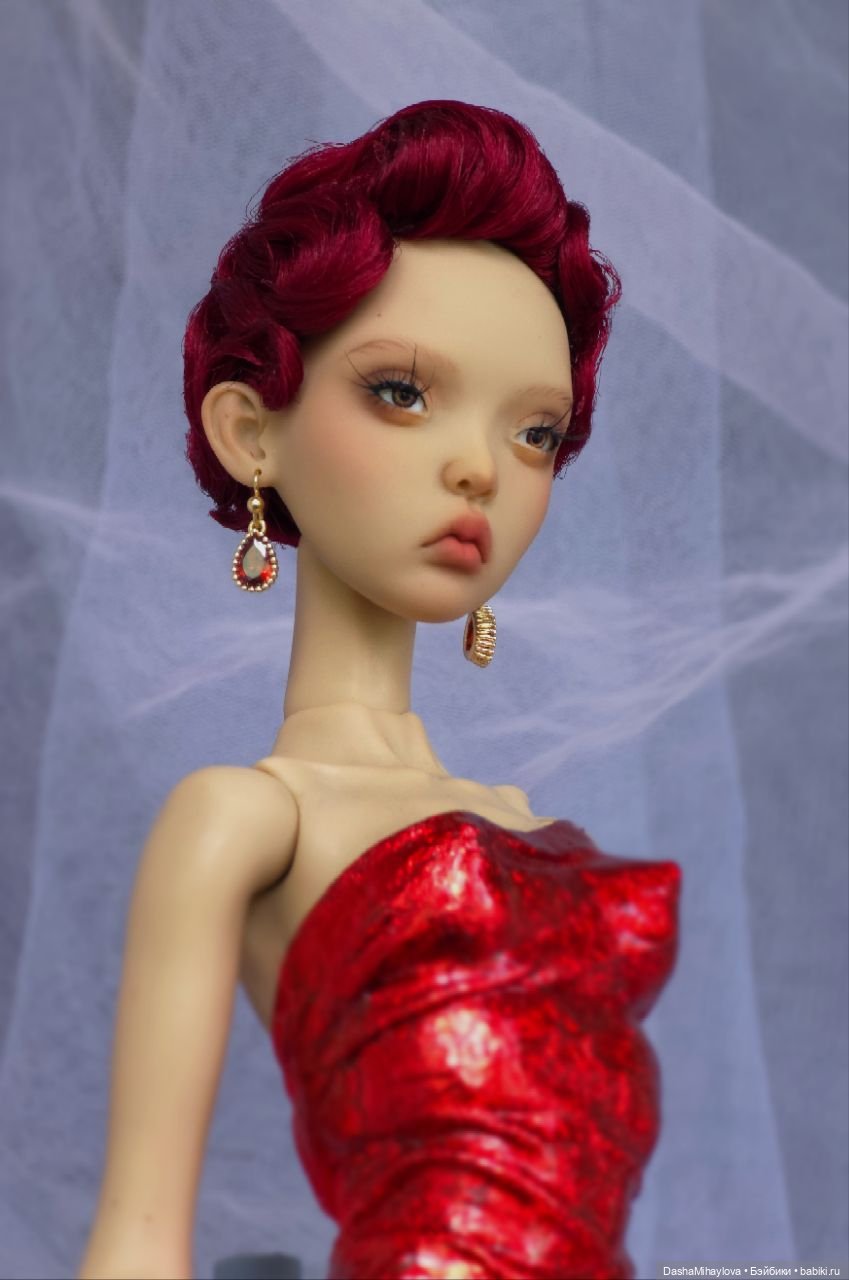 Платье из красного золота и парик комбинация вместе (фото 8)