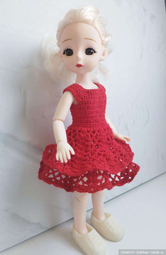 Красное ажурное платье с двухярусной юбочкой для куклы 30 см Китай (фото 2)