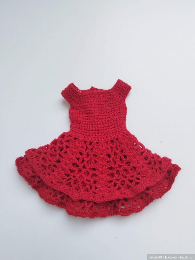 Красное ажурное платье с двухярусной юбочкой для куклы 30 см Китай (фото 7)