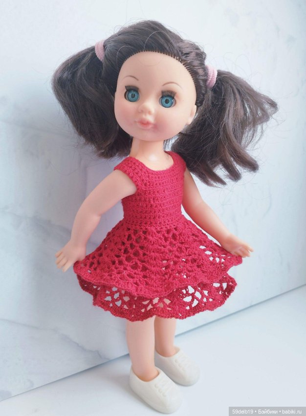 Красное ажурное платье с двухярусной юбочкой для куклы 30 см Китай (фото 6)