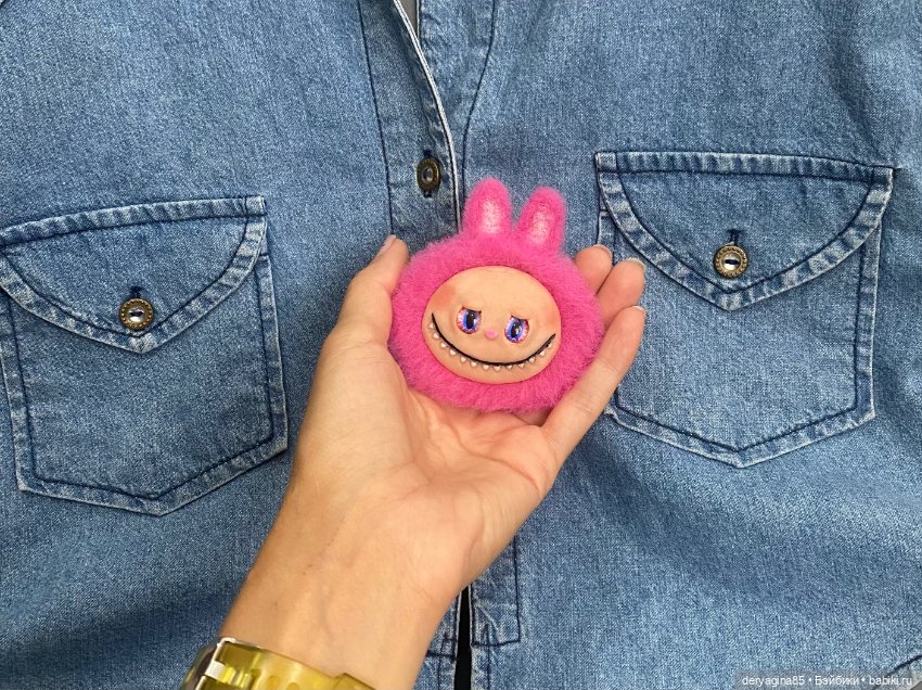 Брошь лабубу — Валяные игрушки из шерсти: сухое валяние (фото 3)