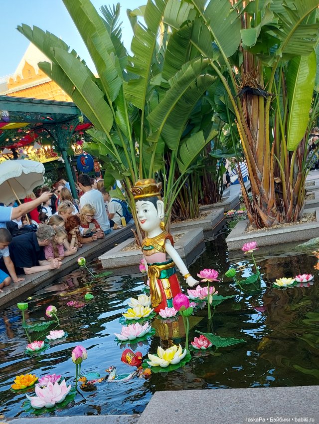 Вьетнамский кукольный театр на Манежной площади