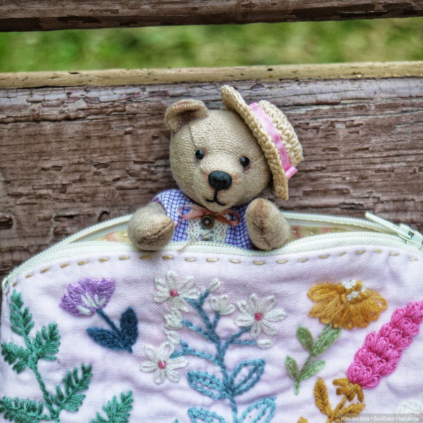 Мишка талисман в косметичке (фото 7)