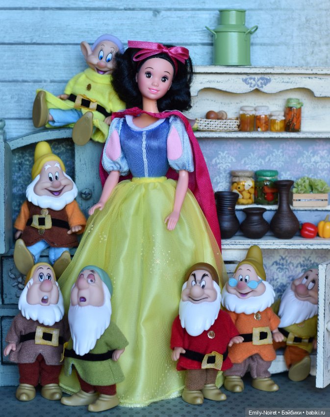 Любимая сказка — Куклы Disney Animators и Принцессы Диснея: Disney Store (фото 6)