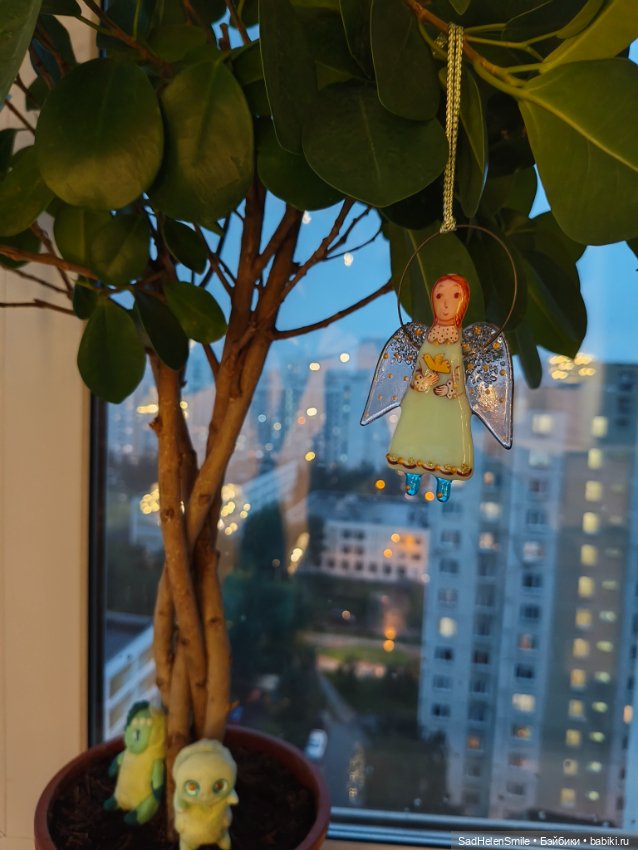 Дождь — Куклы Ruby Red (Руби Ред) Fashion Friends: Siblies (фото 2)