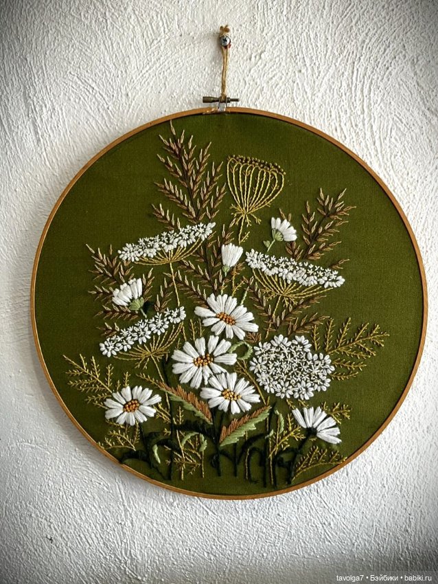 Август - вышивки от брошей до Dior (фото 6)