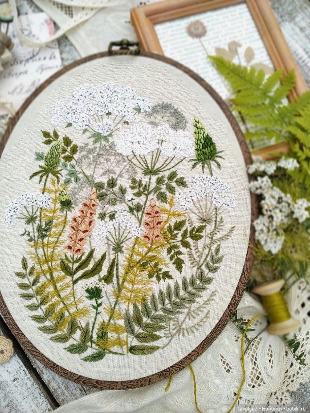 Август - вышивки от брошей до Dior (фото 7)