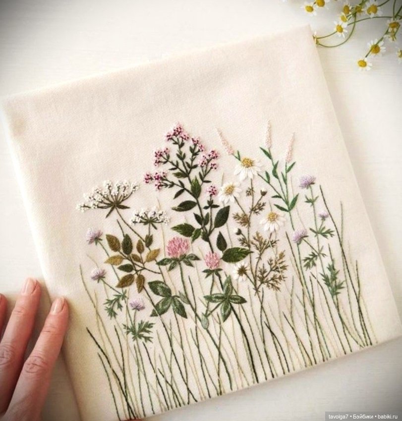 Август - вышивки от брошей до Dior (фото 8)