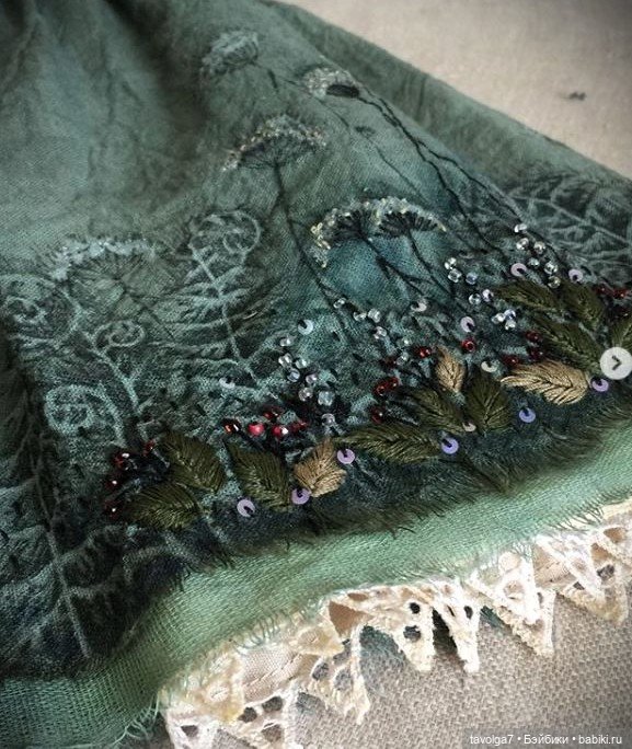 Август - вышивки от брошей до Dior