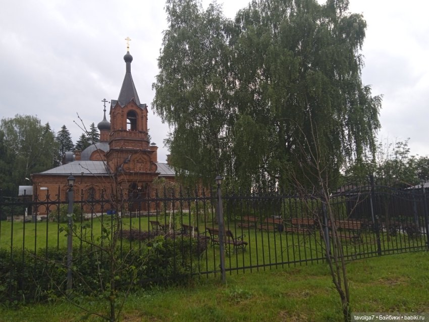 "Август. Ночи похожи на ночи."