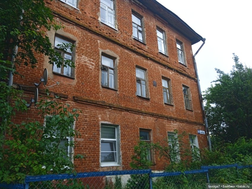 "Август. Ночи похожи на ночи."