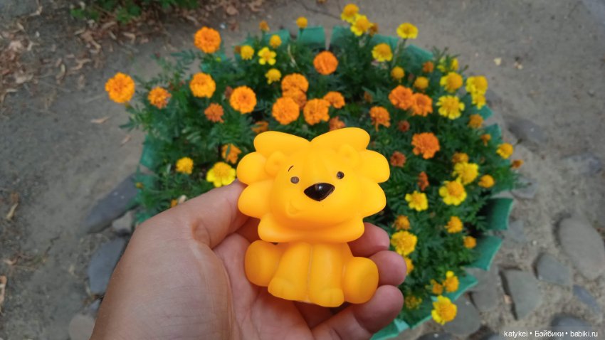 Банановый лев или Все оттенки жёлтого (день льва 2025)