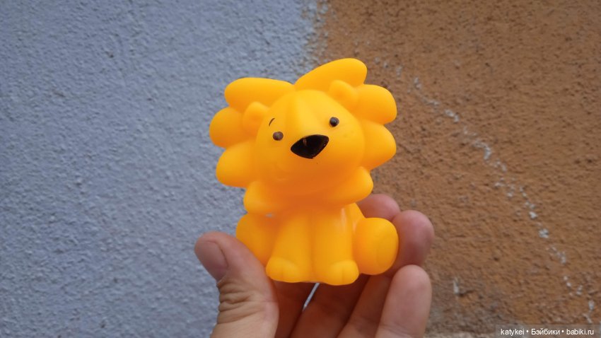 Банановый лев или Все оттенки жёлтого (день льва 2025)