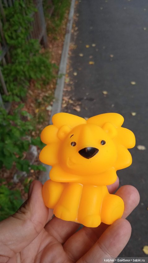 Банановый лев или Все оттенки жёлтого (день льва 2025)