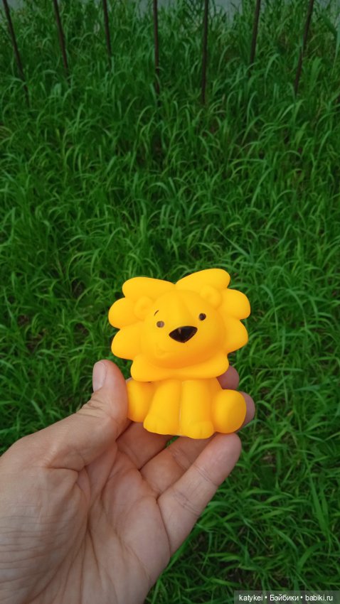 Банановый лев или Все оттенки жёлтого (день льва 2025)