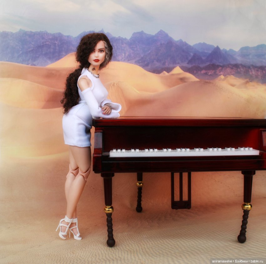 Карина за роялем — Коллекции шарнирных