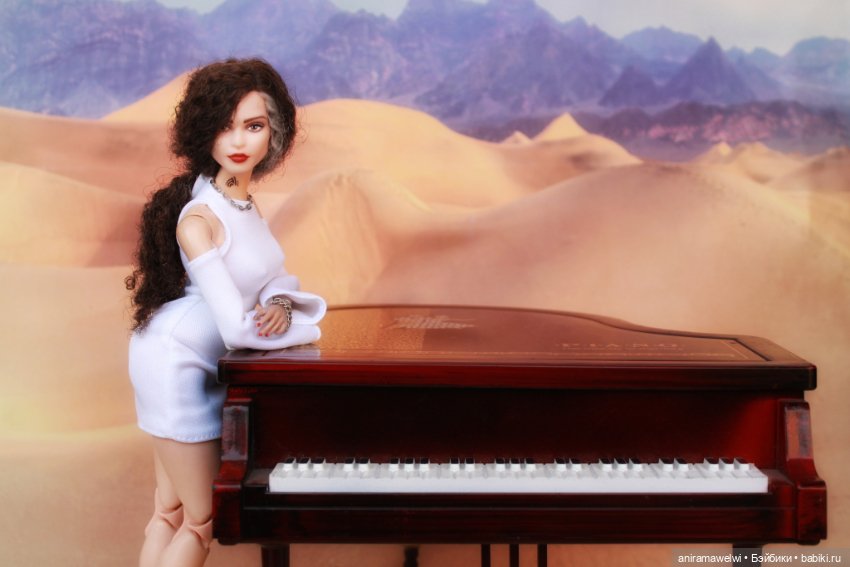 Карина за роялем — Коллекции шарнирных