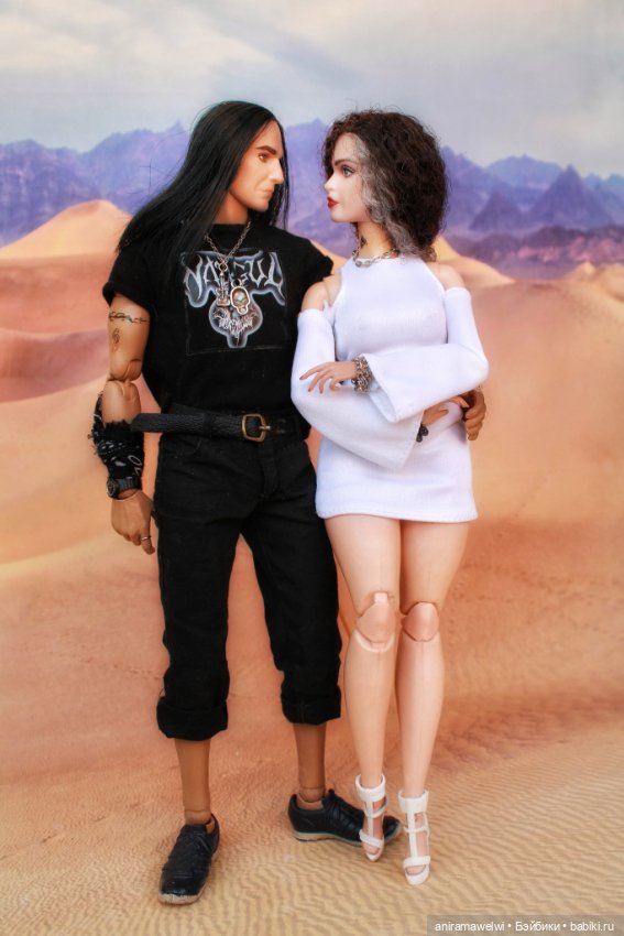 Карина за роялем — Коллекции шарнирных