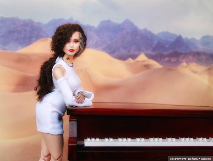 Карина за роялем — Коллекции шарнирных