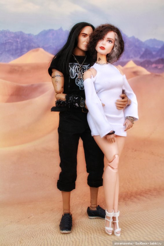 Карина за роялем — Коллекции шарнирных