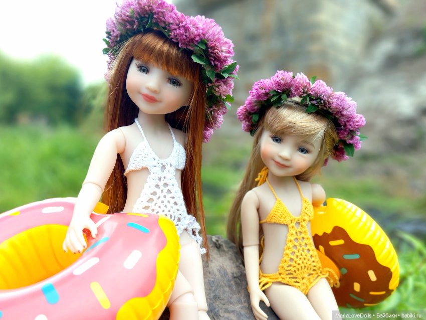 В окружении — Куклы Ruby Red (Руби Ред) Fashion Friends: Siblies (фото 7)