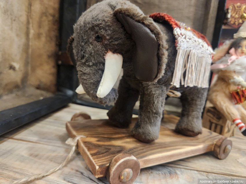 🎪 Винтажный Цирковой Слон на тележке— очарование ручной работы! 🐘✨
