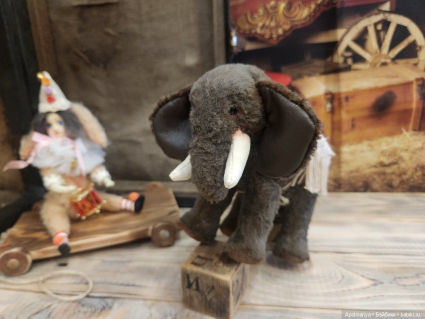 🎪 Винтажный Цирковой Слон на тележке— очарование ручной работы! 🐘✨
