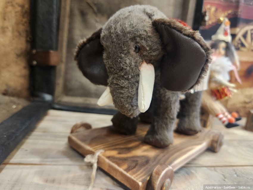 🎪 Винтажный Цирковой Слон на тележке— очарование ручной работы! 🐘✨