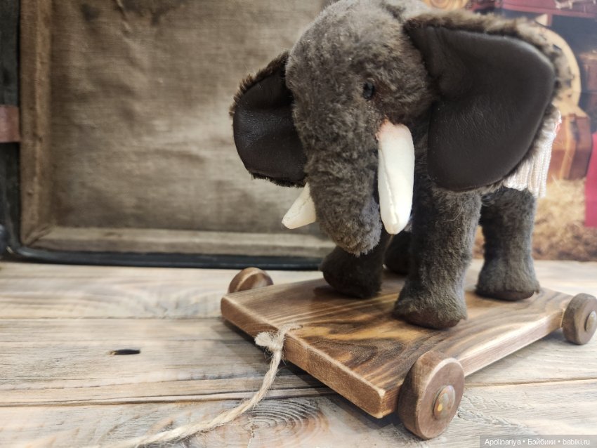 🎪 Винтажный Цирковой Слон на тележке— очарование ручной работы! 🐘✨