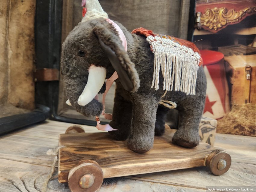 🎪 Винтажный Цирковой Слон на тележке— очарование ручной работы! 🐘✨