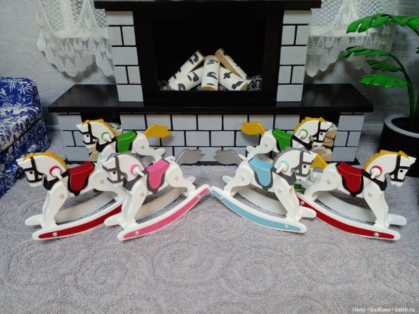Лошадки-качалки для кукол 16 см