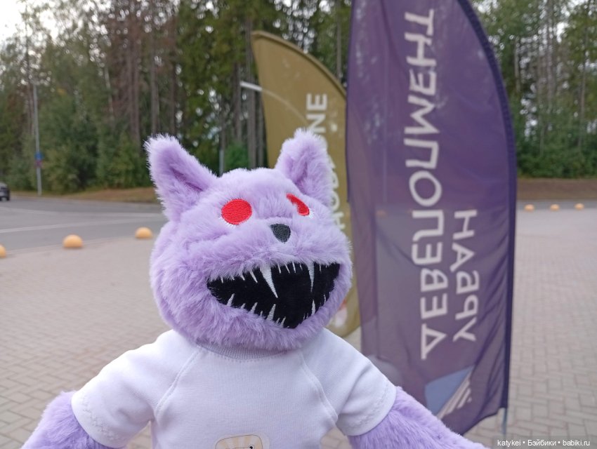 У сиреневой стены — Коллекционные игрушки и фигурки: Lego