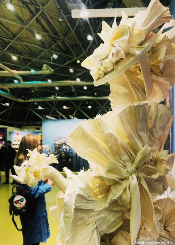 С давней выставки «Искусство куклы» в Экспоцентре: люди и куклы