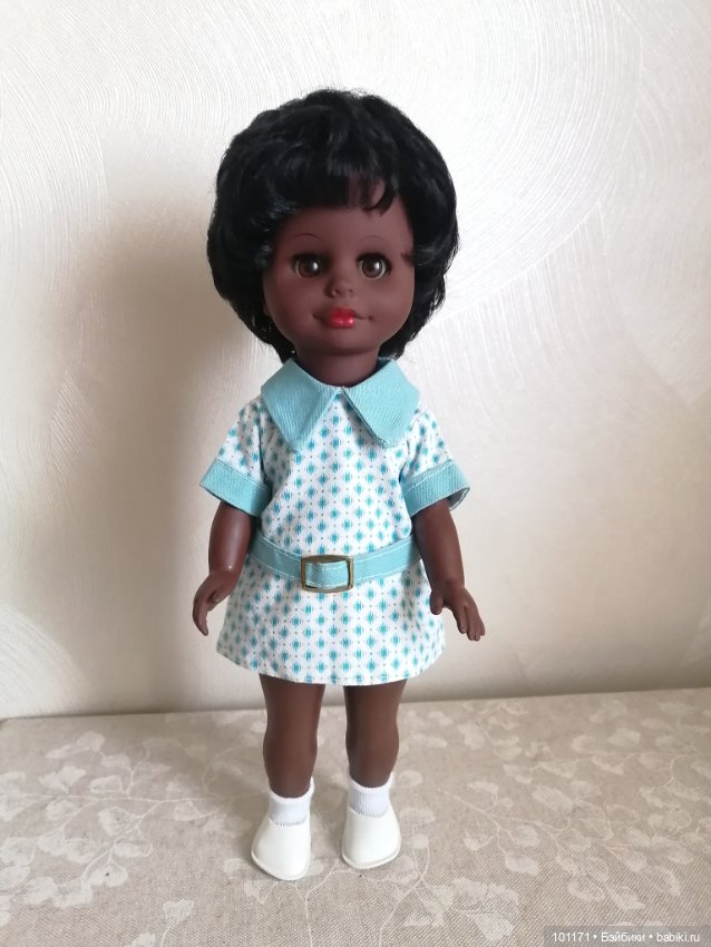 Анжела в родном наряде из набора