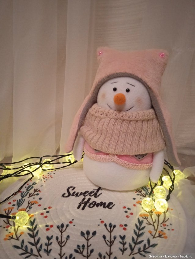 Снеговички для интерьера — Текстильные игрушки и примитивы: кофейные (фото 3)