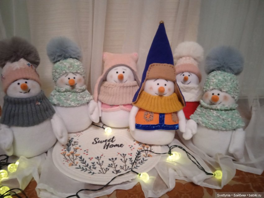 Снеговички для интерьера — Текстильные игрушки и примитивы: кофейные