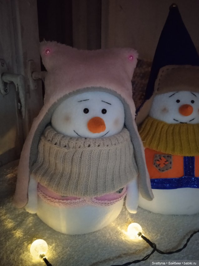 Снеговички для интерьера — Текстильные игрушки и примитивы: кофейные (фото 4)