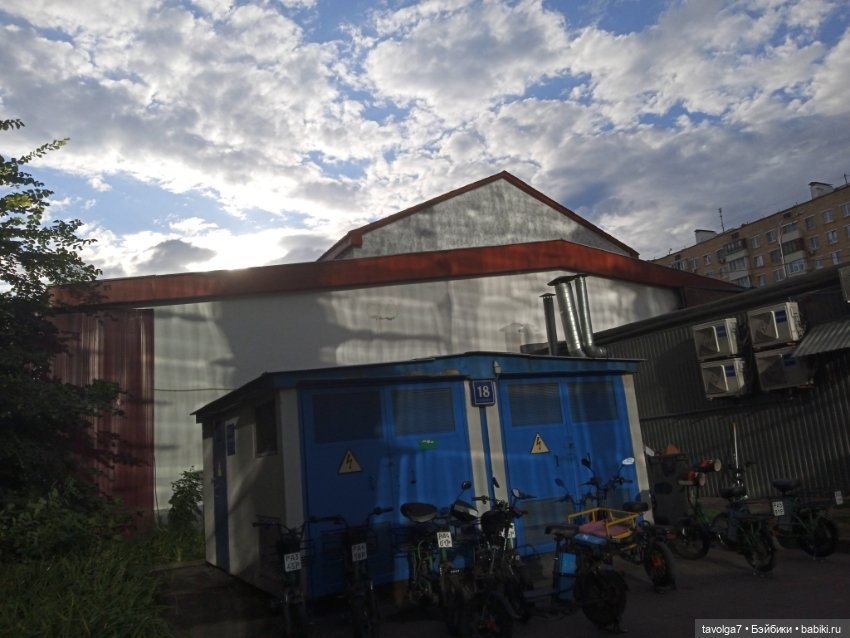 Lori и Eve Lynna - вечером в Москве (фото 4)