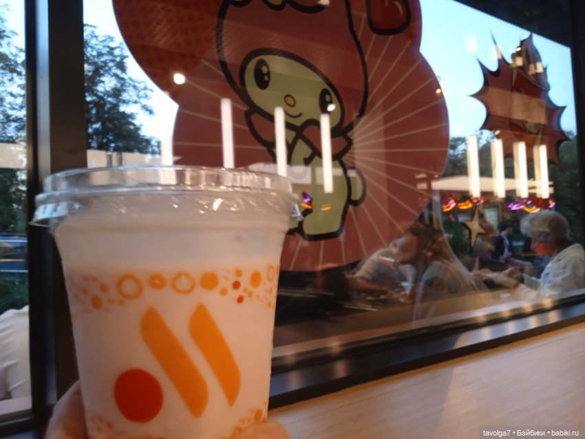 Lori и Eve Lynna - вечером в Москве