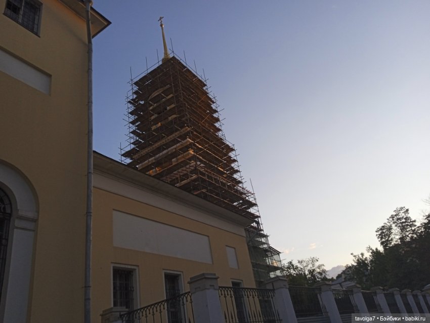 Lori и Eve Lynna - вечером в Москве