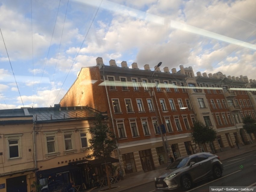 Lori и Eve Lynna - вечером в Москве