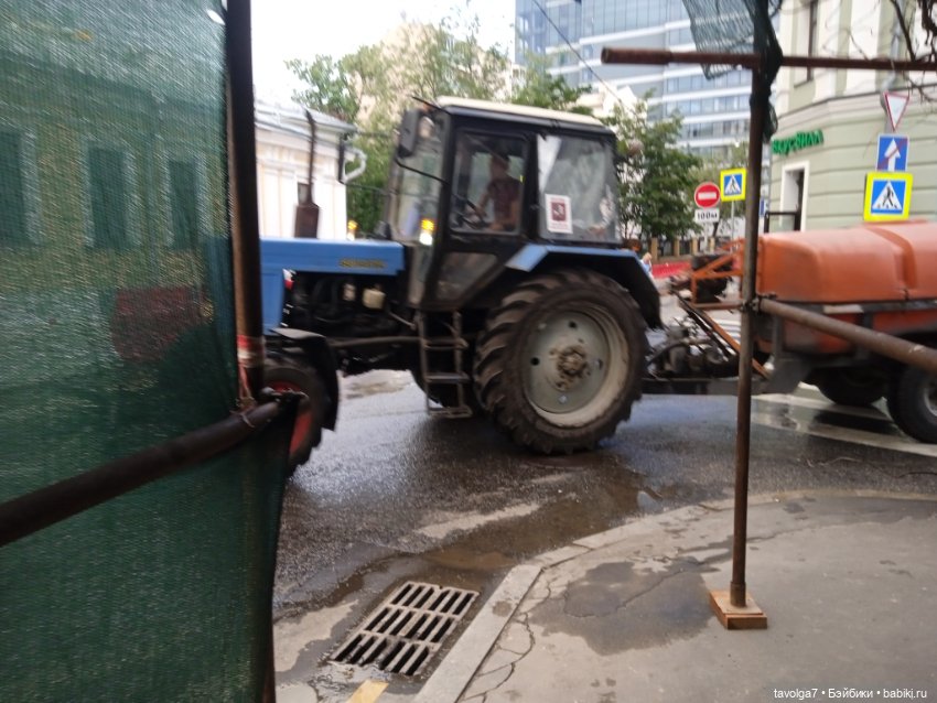 Lori и Eve Lynna - вечером в Москве