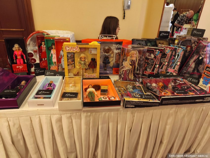 Doll Market (часть 1) — Выставки кукол и мишек Тедди: фоторепортажи