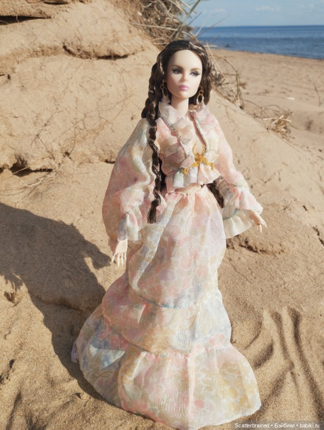 Нежная Тулабелль и песчаный пейзаж