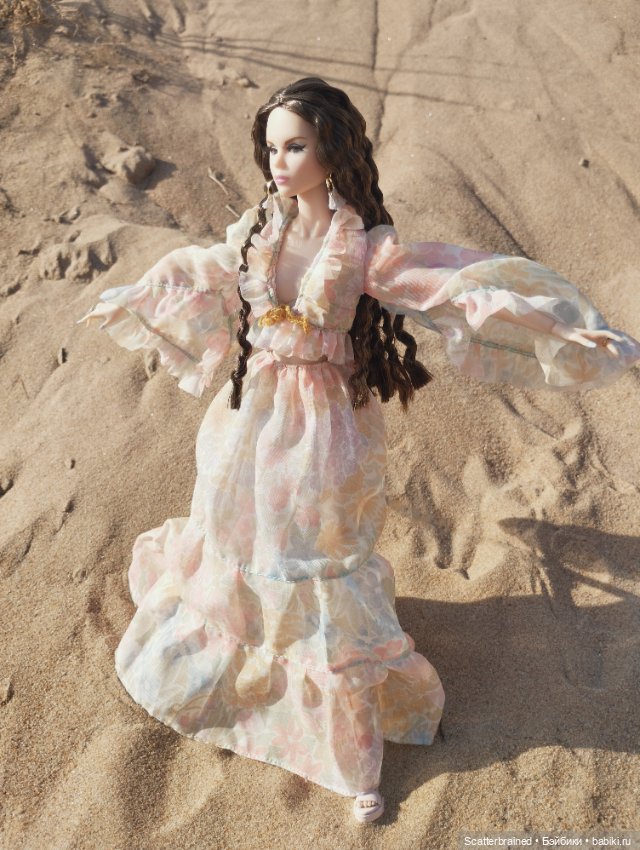 Нежная Тулабелль и песчаный пейзаж