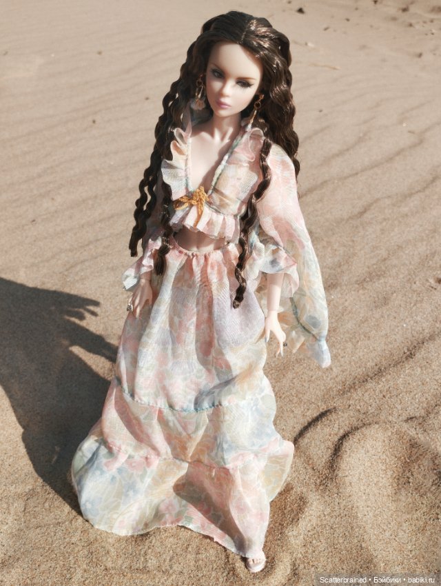 Нежная Тулабелль и песчаный пейзаж