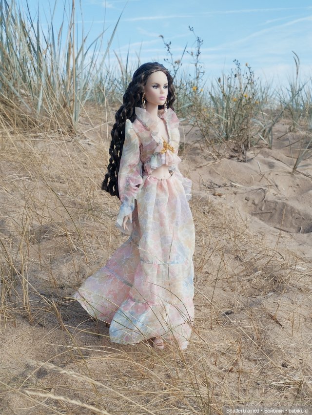 Нежная Тулабелль и песчаный пейзаж