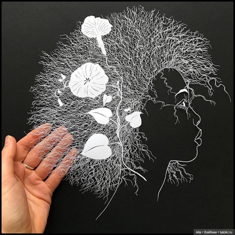 Работы из бумаги Maude White